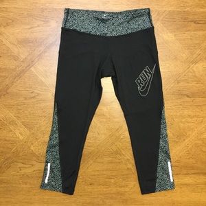 Nike Epic Run Capri Leggings Sz. Small